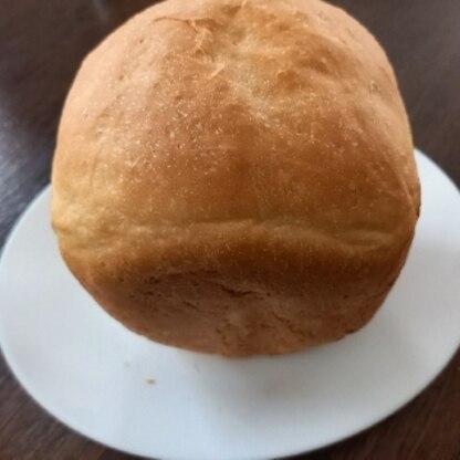 フワフワふんわり、美味しいパンが出来ました。パンが焼き上がる匂いに幸せを感じます